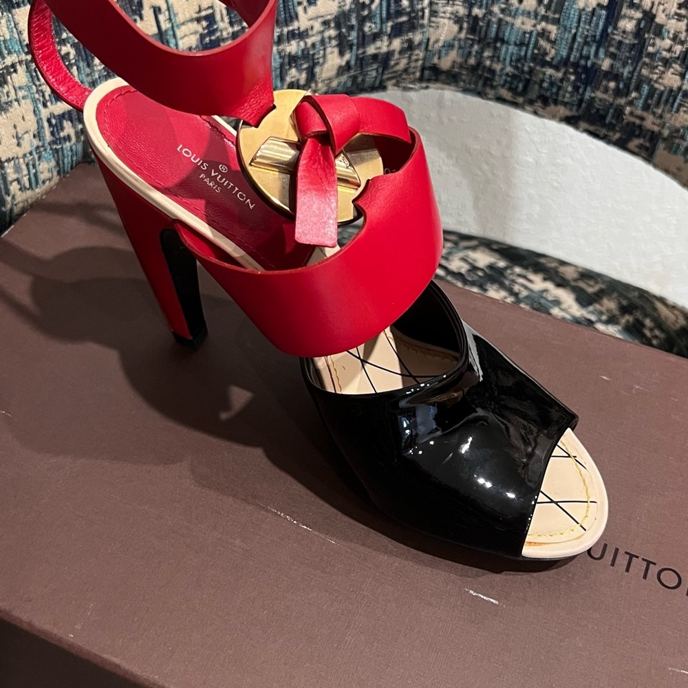 Louis Vuitton heeled sandals - Picture 2 of 11